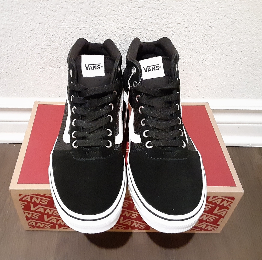 Vans - Picture 2 of 4